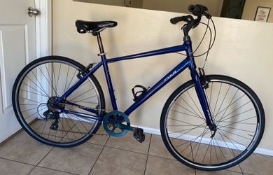 FUJI 2012 Absolute 4.0 fitness commuter bike 19” Frame