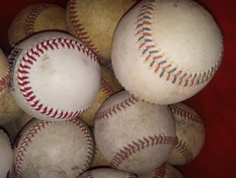 40 LEATHER RED STITCHED BASEBALL BASEBALLS ! only 120 for All! Betta Hurry 😜😁😉😁