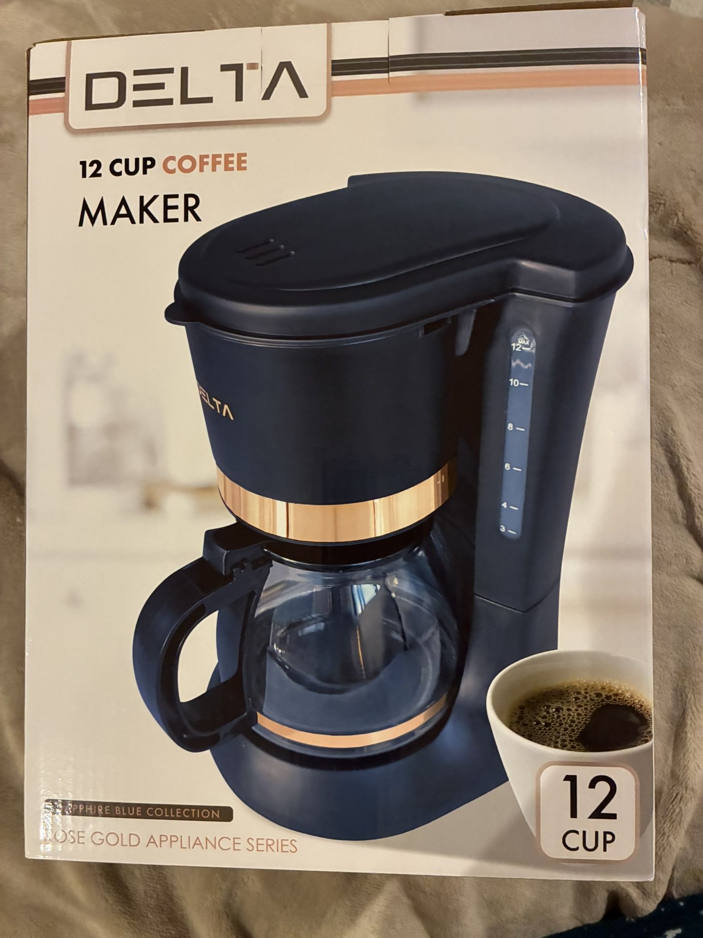 Coffee Maker + 4 Mugs