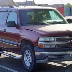 2001. Chevy Tahoe Tagged Until November 2026