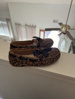 UGG SLIPPERS BRAND NEW SIZE 13