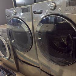 LG washer and dryer with  pedestal