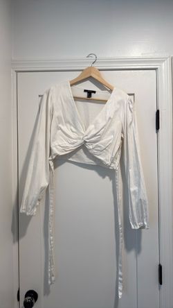 Forever 21 White Twist-Front Crop Top