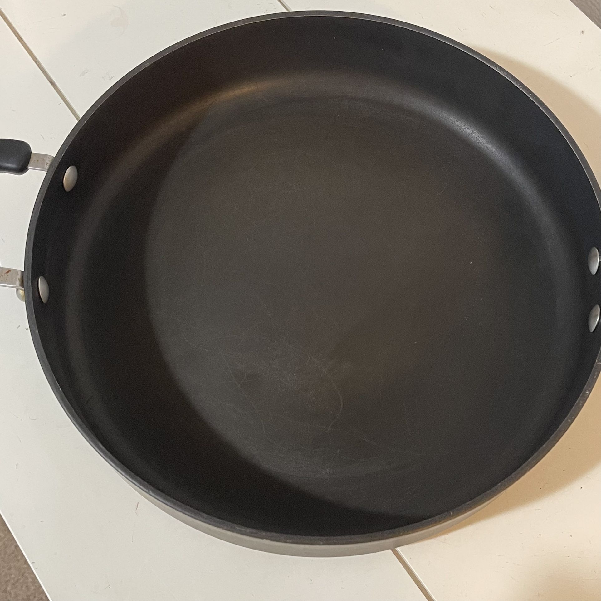 The Pampered Chef proffessional 12 inch non stick deep skillet with lid  cooking for Sale in Placentia, CA - OfferUp