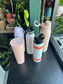 Drinkware set 8 Dlrs All