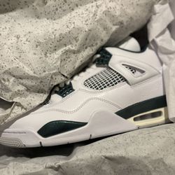 BRAND NEW Oxidize Green Air Jordan 4 SE SIZE  10