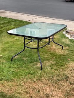 Outdoor Patio Dining Table with Glass Top