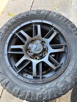 Toyota tundra 20in wheels