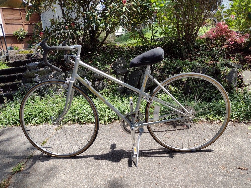 Vintage 1984 Schwinn Le Tour