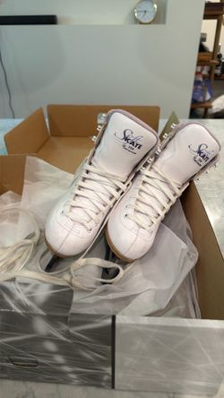 Jackson Mystique Figure Skates – Size 3 C