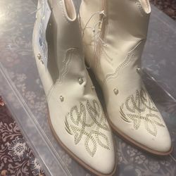 Women Boot Side 8 1/2