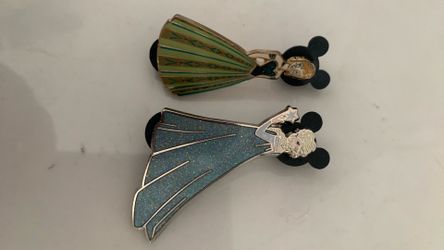 Disney Parks Frozen Elsa & Anna Pin Set