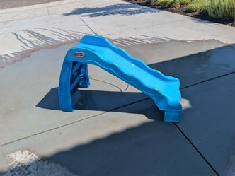 Little Tikes 2-in-1 Wet 'n Dry Toddler Slide (with Hose Attachment)
