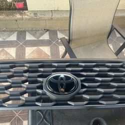 OEM Toyota Tacoma Front Grille – New Model – Excellent Condition