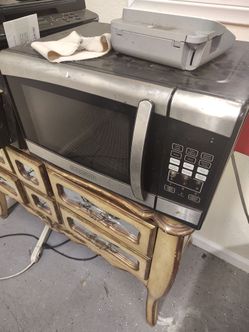 Microwave Black Decket
