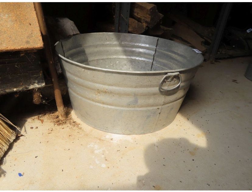 ROUND METAL WASH BIN