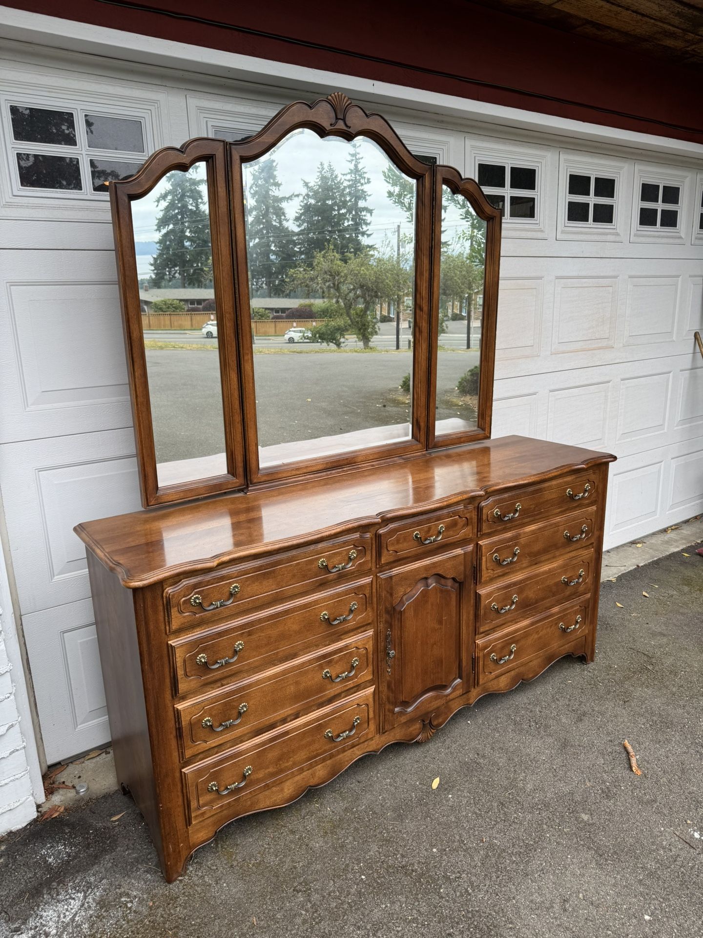 Ethan Allen Dresser