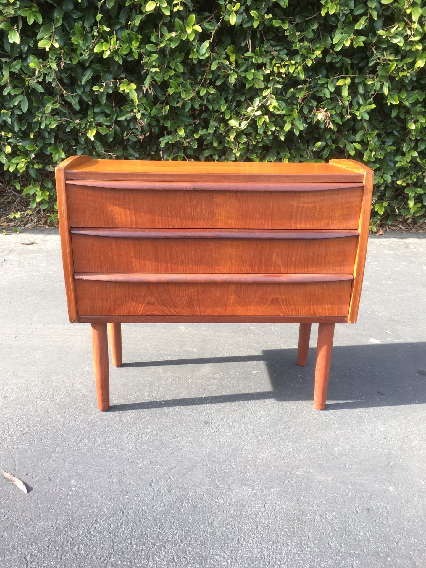 Mid Century Danish Modern Nightstand Bedside Table Chest of Drawers Dresser