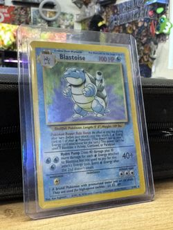 Blastoise BASE SET 2 Almost Mint Condition 