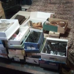 Size 8-9 Woman's Boots And Shoes