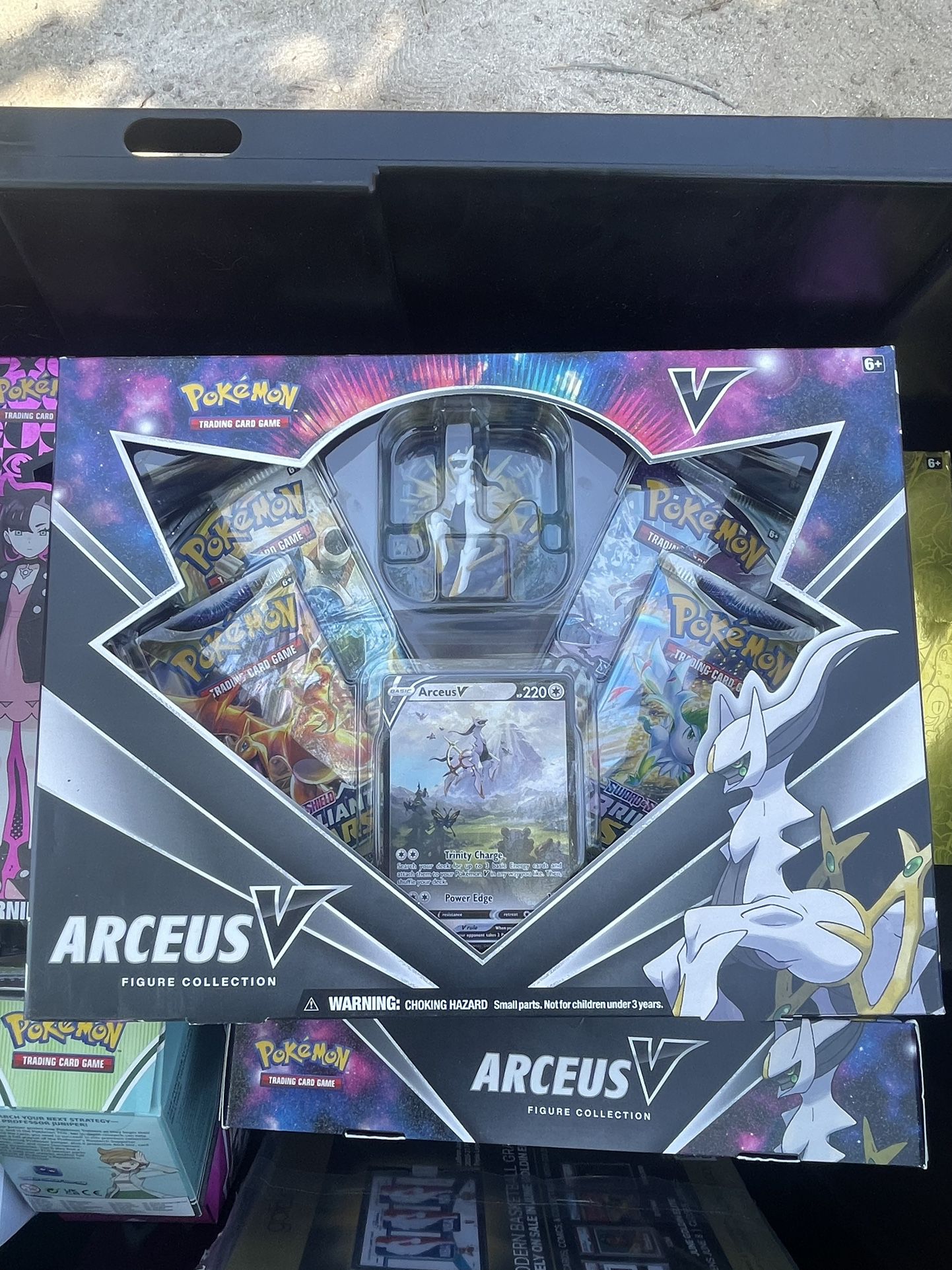  Pokemon TCG: Arceus V Figure Collection Box : Toys & Games