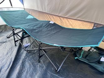 Folding camping camp cot like new with carrying bag