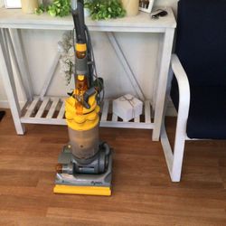 Dyson vacuum cleaner works very good attachment include