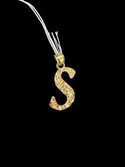 Initial pendant