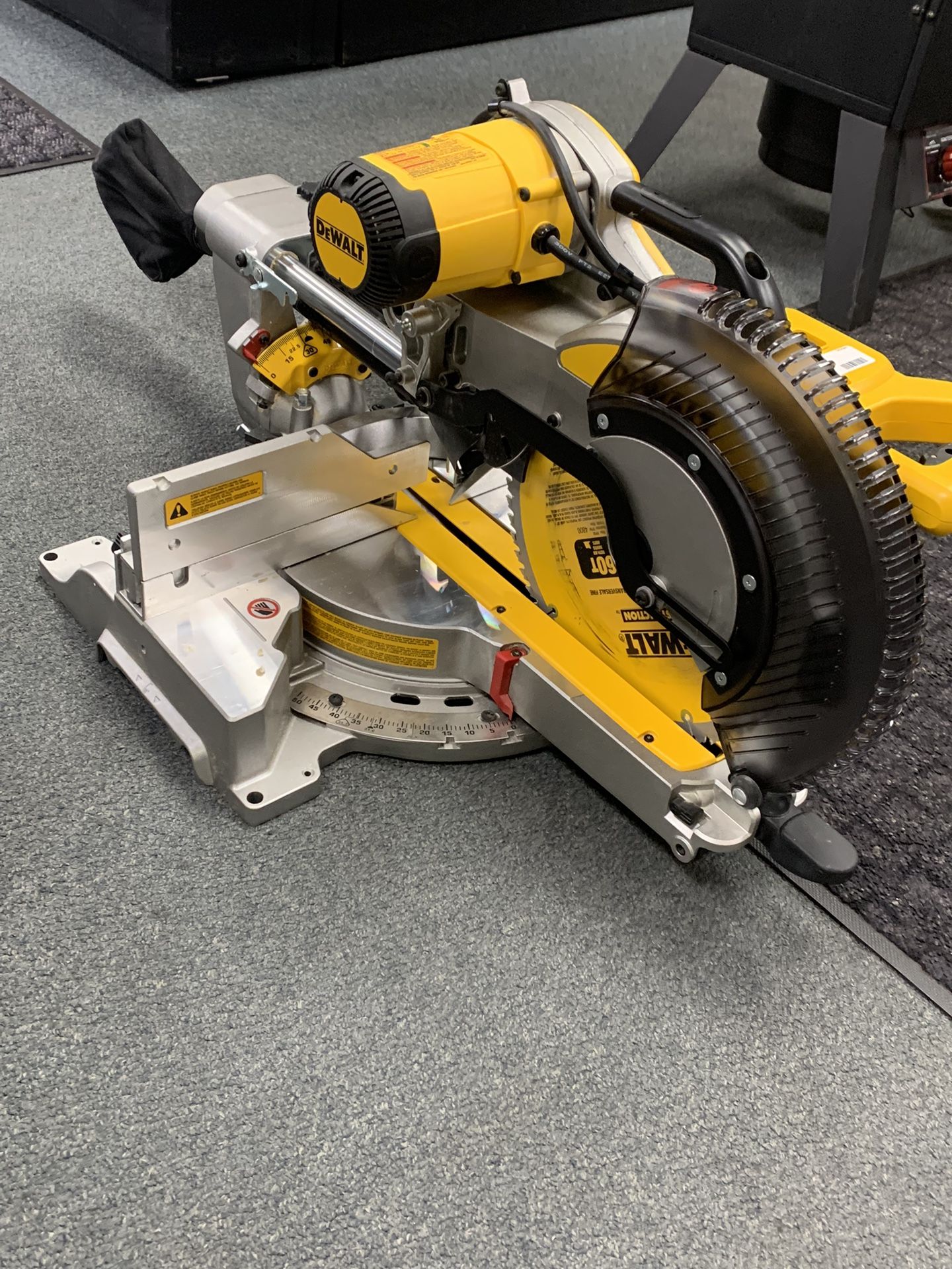 dewalt miter saw Dws780 (839155-1)