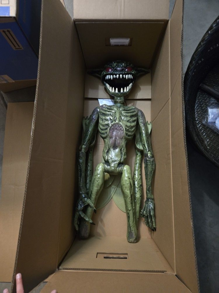 Halloween Grave & Bones LED Ultra Pose-N-Stay Evil Pixie
