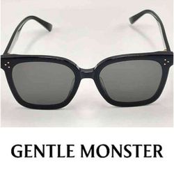 GENTLE MONSTER Her 01 Oversized Black Sunglasses
