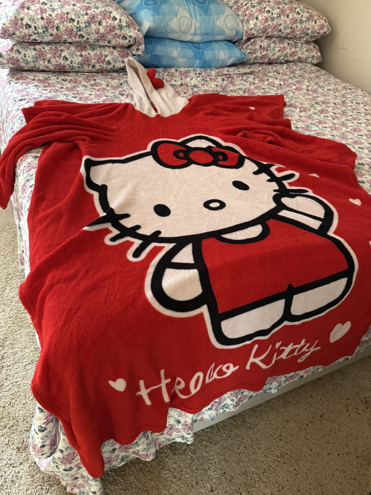 Hello Kitty Hooded Snuggie Blanket Red