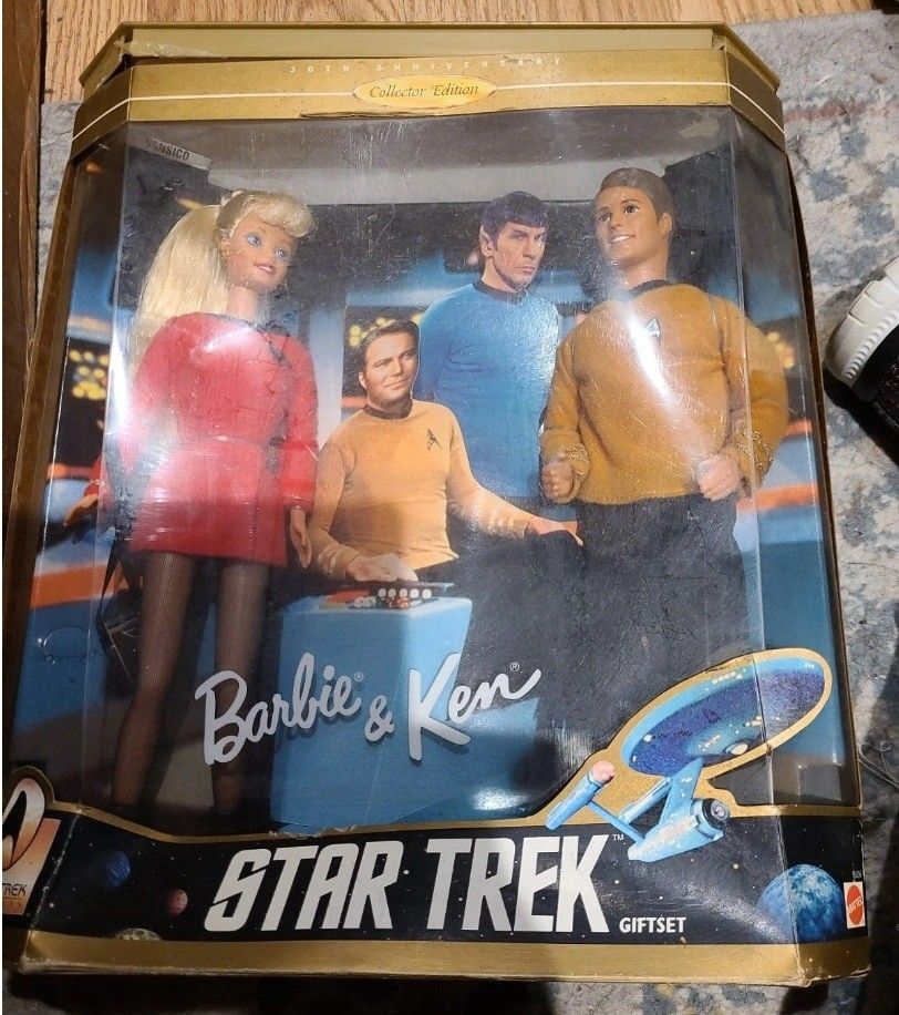 Barbie & Ken Star Trek - Box Damage