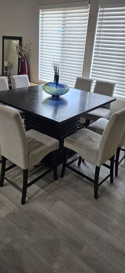 Moving sale dining table set 8.