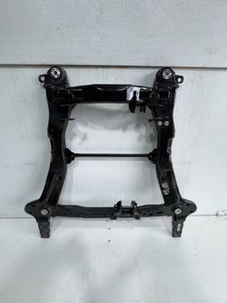 (6214) 19-25 Cadillac Xt4 AWD Front Cross member crossmember 2019 2020 2021 2022 2023 2024 2025