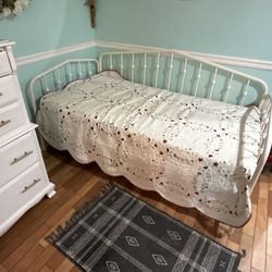 Twin Bed 