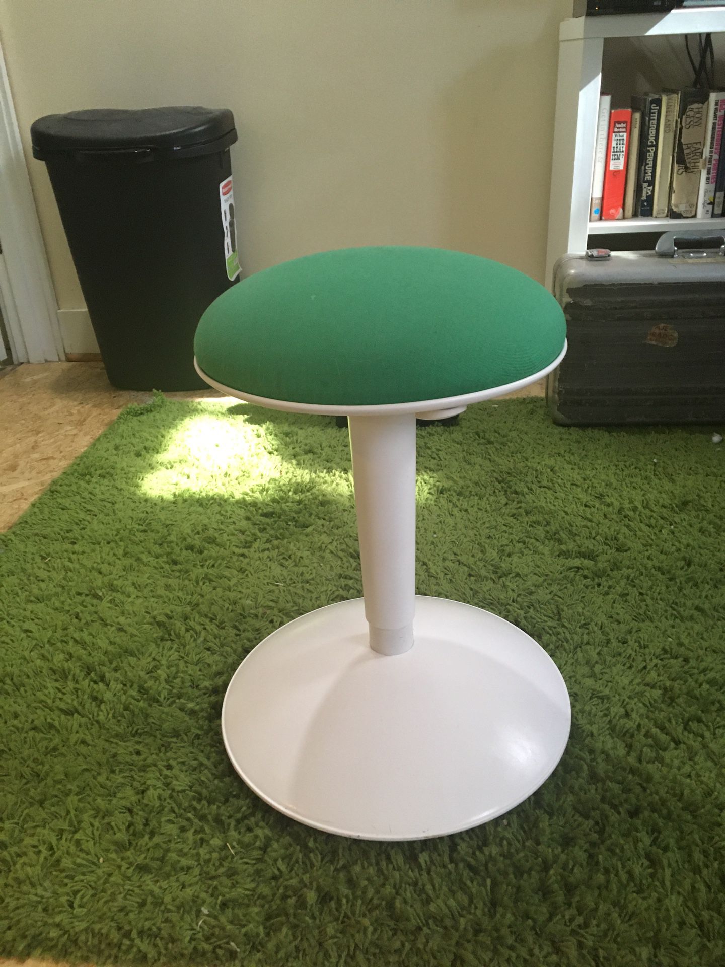 Toadstool-style Chair