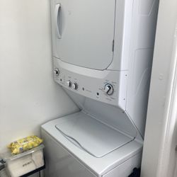 Estate Sale - GE Laundry Center / Model #:GUD27GSSMWW