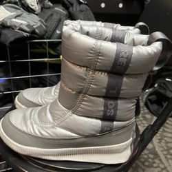 Lady’s SOREL , All Weather Waterproof Boots