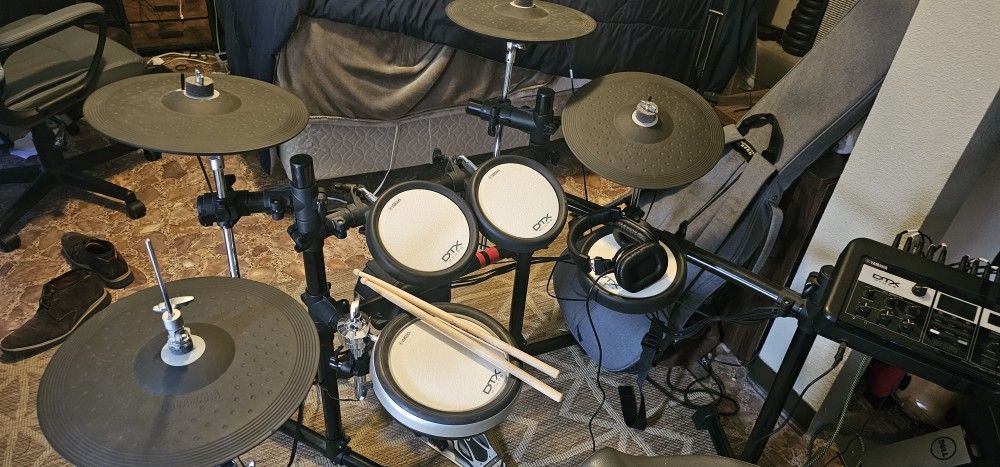 Yamaha Dtx6k3 Drumset With Full Accessories