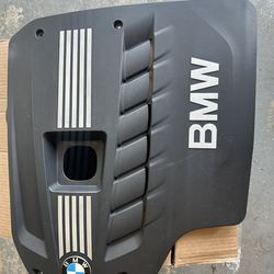 Engine cover for BMW X3 F25 with N52 6-cylinder engine