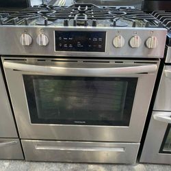 5-BURNER FLAT STOVE FRIGIDAIRE 🆓️Free Delivery 🆓️  STAINLESS STEEL 
