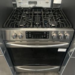 Frigidaire Stove