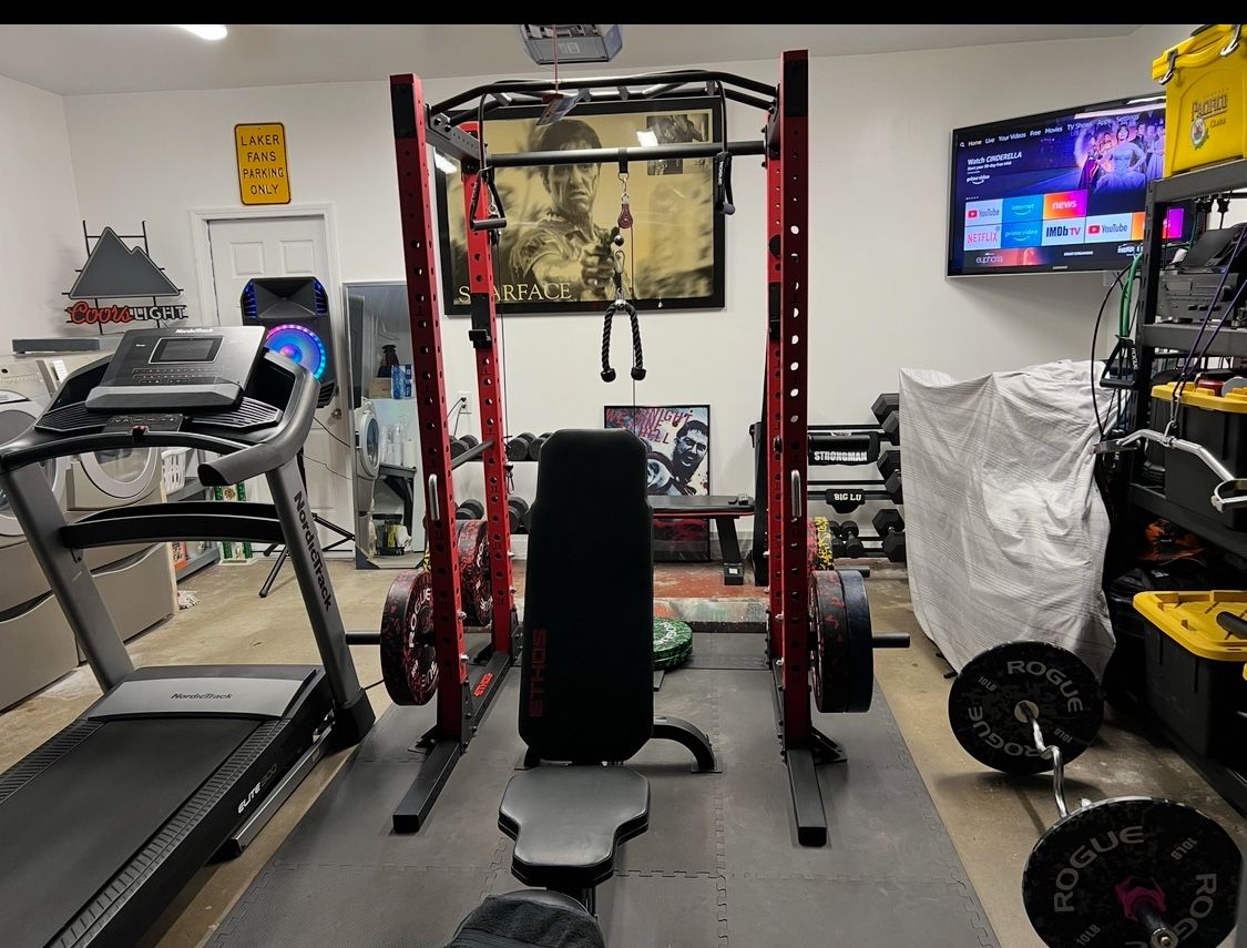 Weights Gym rogue Treadmill