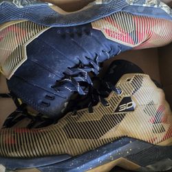 Curry 2.5 Gold Basketball Shoes Size 10