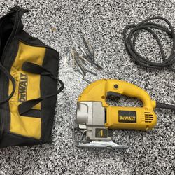 DeWalt DW317 5.5 Amp Corded Variable Speed Jig Saw w/ Bag