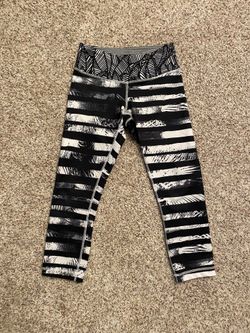 Lululemon Wunder Under Crop Size 4