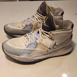 Nike Kyrie 8 Infinity Smoke and Mirrors CZ0204-102