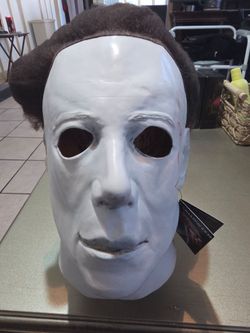John Carpenter signed michael myers trick r treat studios mask halloween