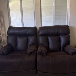 Bob’s Discount Furniture Power Lift Recliners – Set of 2